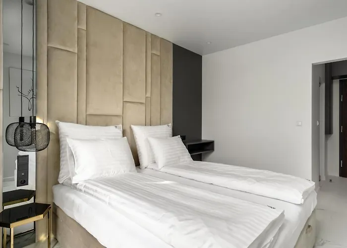 דירה El - Pollux